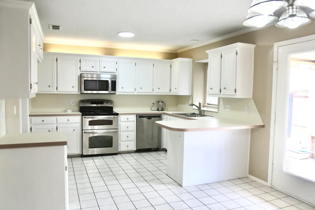 Photo 6 — 2705 85th Street, Lubbock, TX 79423