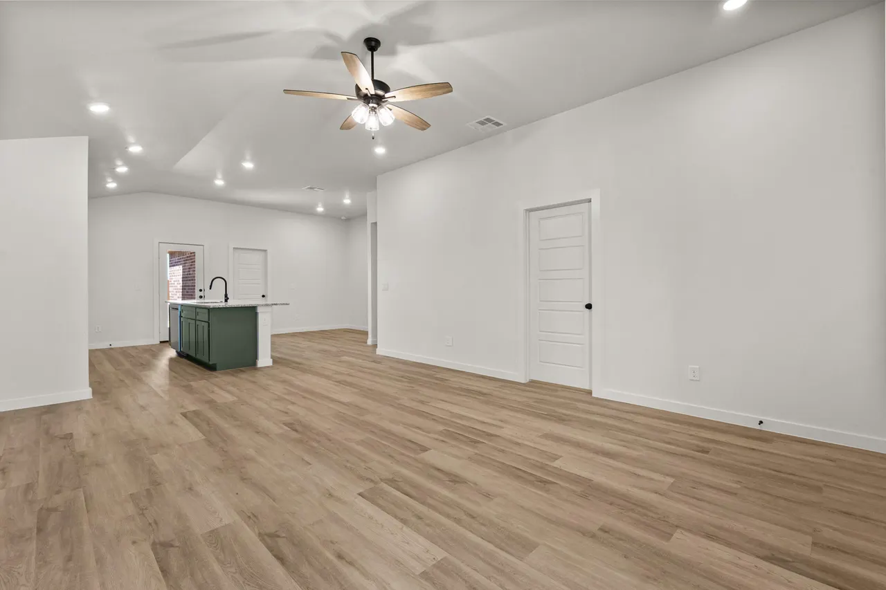 Photo 5 — 1302 Saratoga Avenue, Lubbock, TX 79416