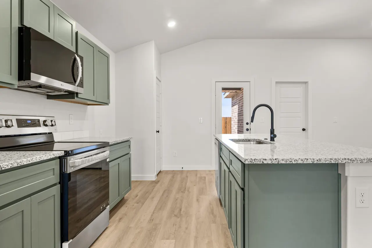 Photo 14 — 1302 Saratoga Avenue, Lubbock, TX 79416