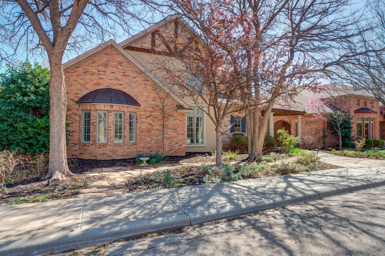 Photo 2 — 2311 York Avenue, Lubbock, TX 79407