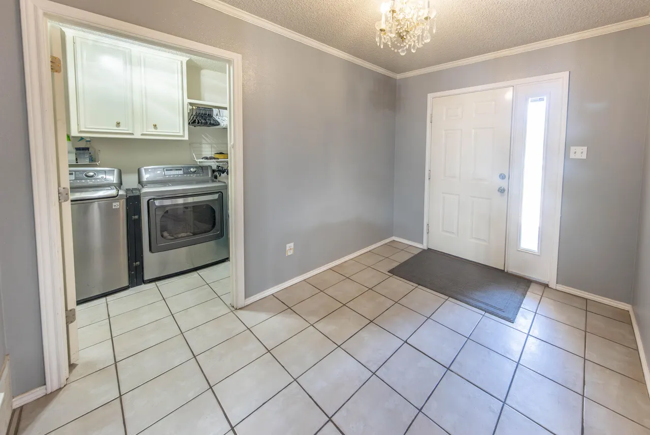 Photo 2 — 6307 8th Street, Lubbock, TX 79416