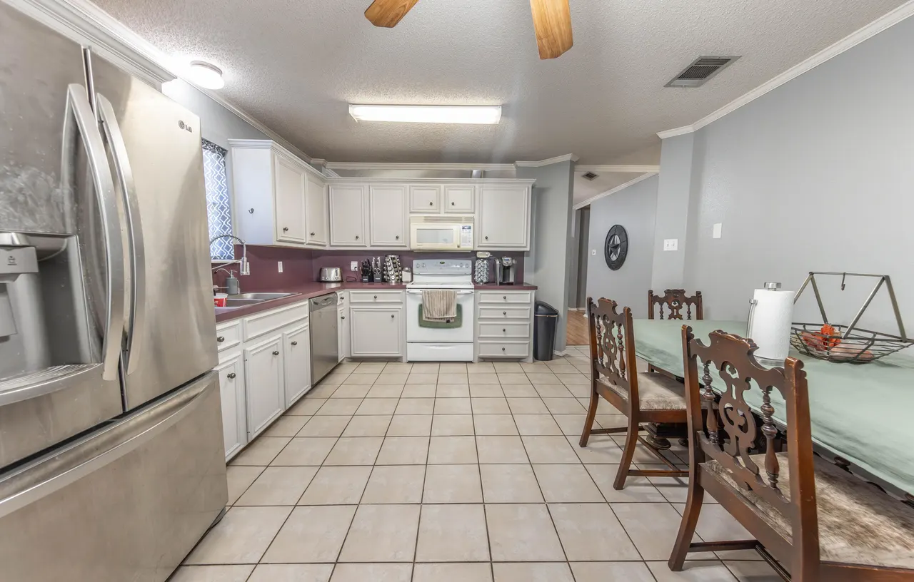 Photo 5 — 6307 8th Street, Lubbock, TX 79416