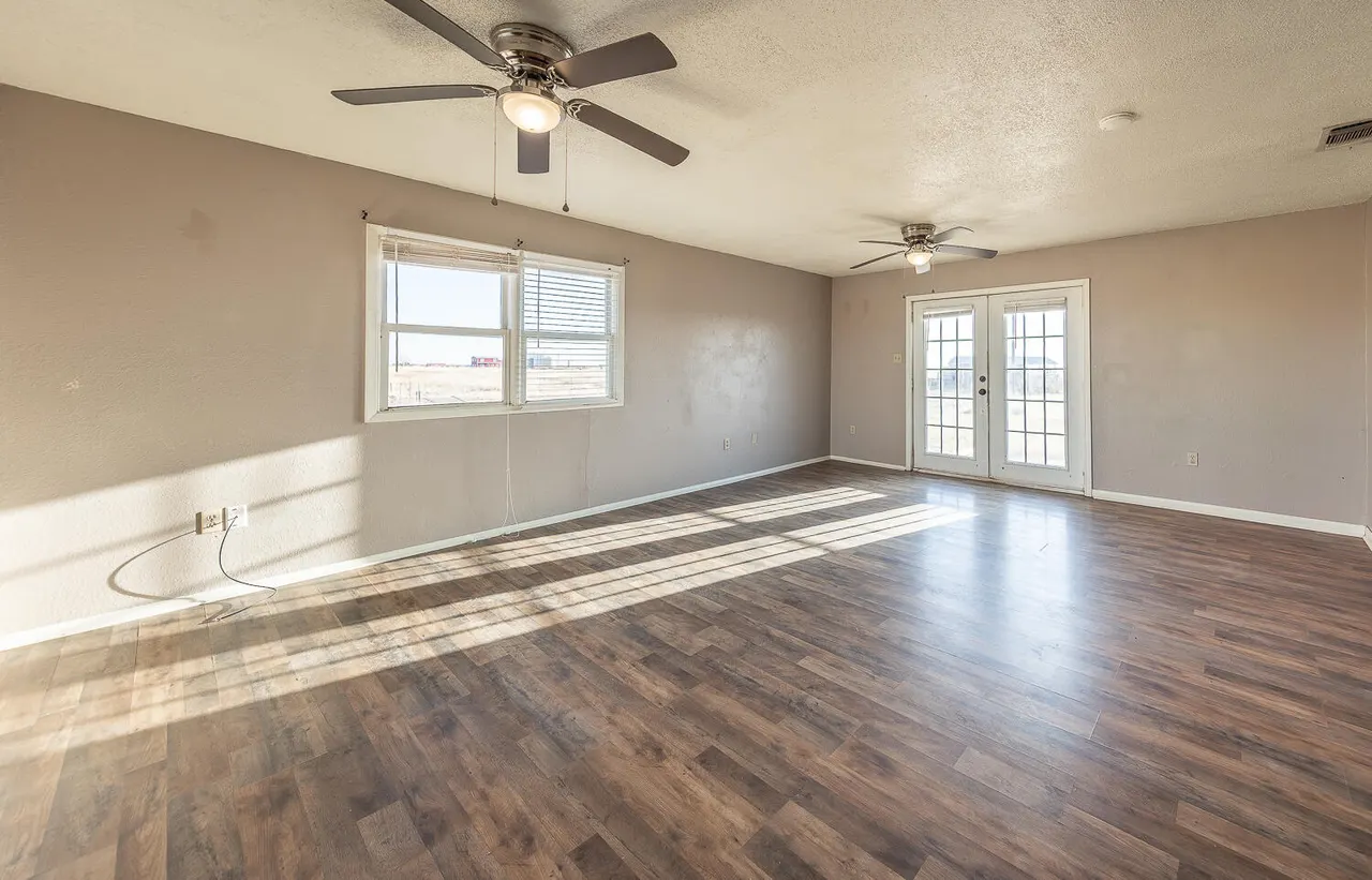 Photo 2 — 1822  State Road 2130, Smyer, TX 79367