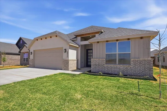 Photo 3 — 4417 Ridgely Avenue, Lubbock, TX 79407