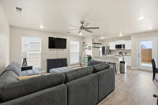 Photo 8 — 7529 33rd Place, Lubbock, TX 79407