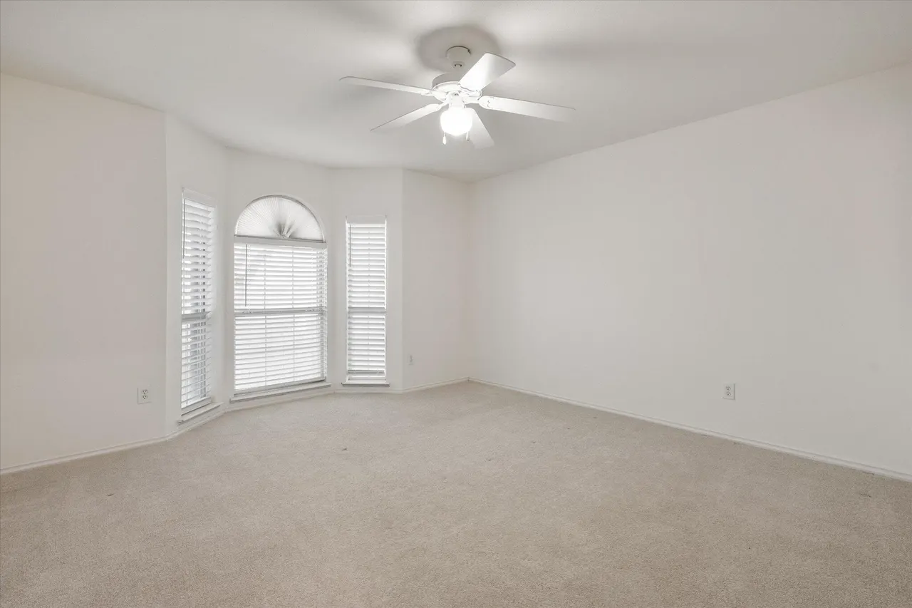 Photo 5 — 6104 Duke Street, Lubbock, TX 79416