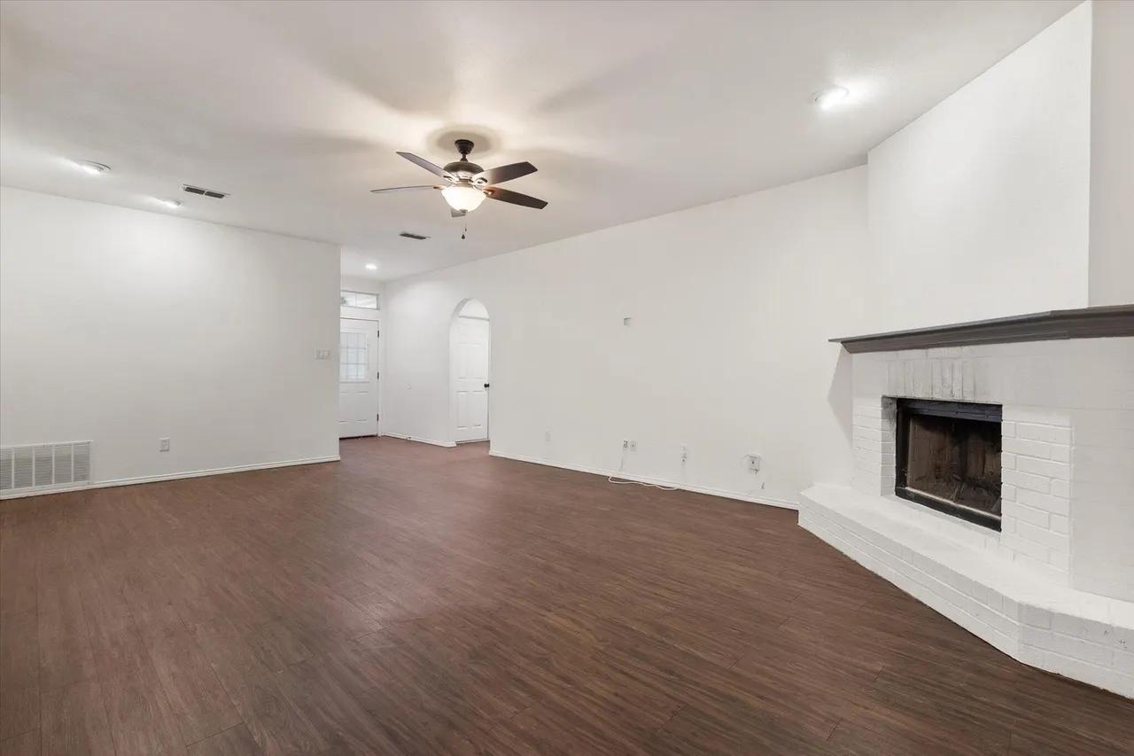 Photo 10 — 6104 Duke Street, Lubbock, TX 79416