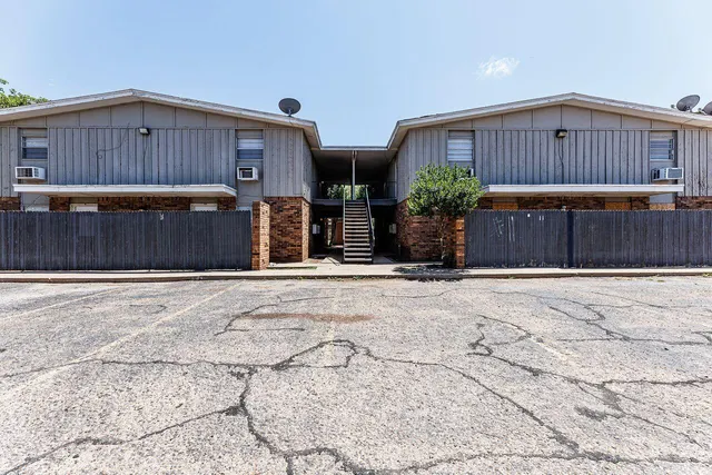 Photo 3 — 3201 35th Street 10, Lubbock, TX 79413