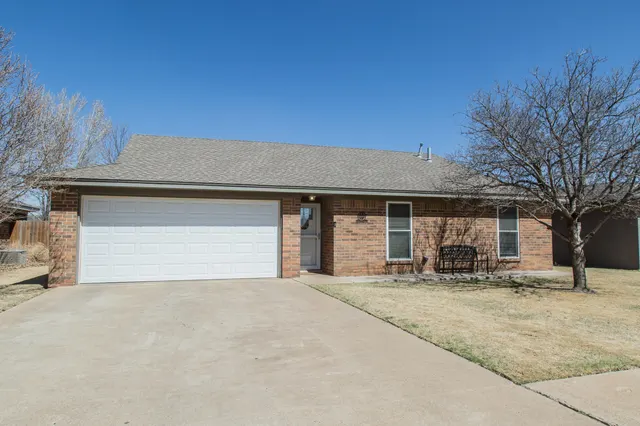 Photo 3 — 4204 Ridgeway Drive, Plainview, TX 79072