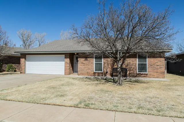 Photo 2 — 4204 Ridgeway Drive, Plainview, TX 79072