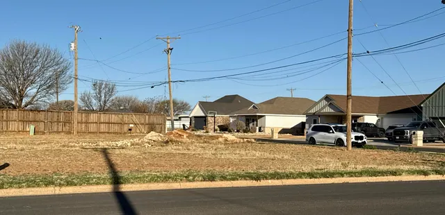 Front exterior — 1005  N 20th Street, Slaton, TX 79364