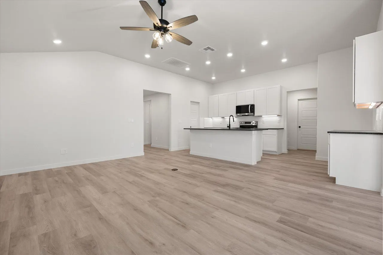 Photo 9 — 2403 Helena Avenue, Lubbock, TX 79407