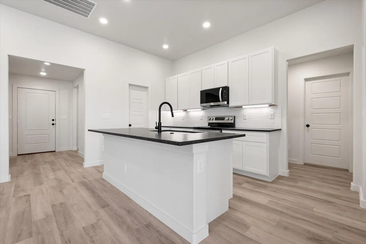 Photo 13 — 2403 Helena Avenue, Lubbock, TX 79407
