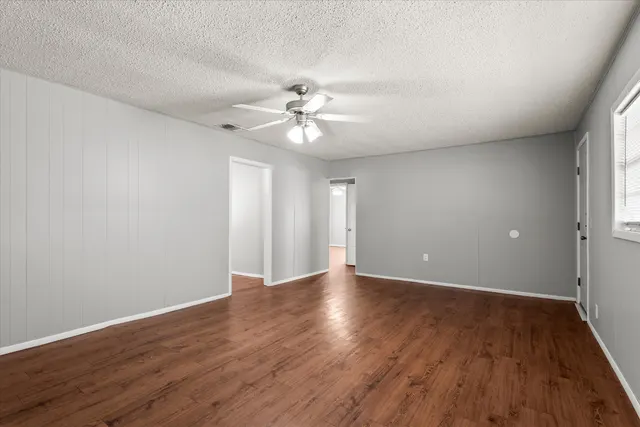 Photo 4 — 805 Avenue C, Levelland, TX 79336