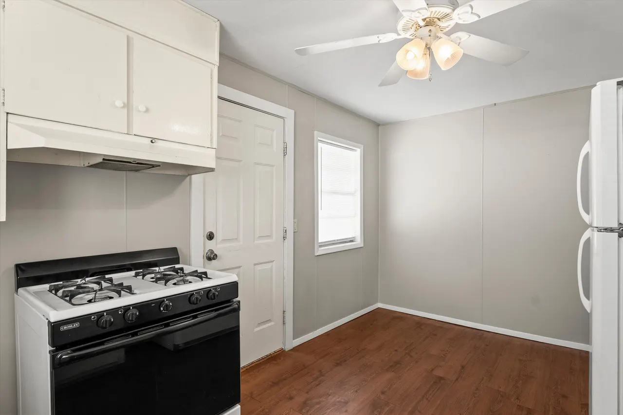 Photo 8 — 805 Avenue C, Levelland, TX 79336