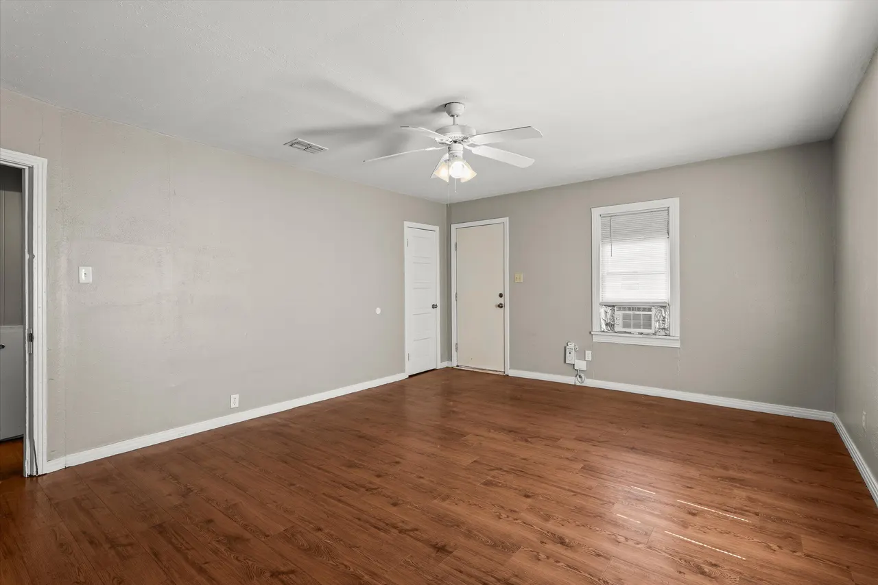 Photo 12 — 805 Avenue C, Levelland, TX 79336
