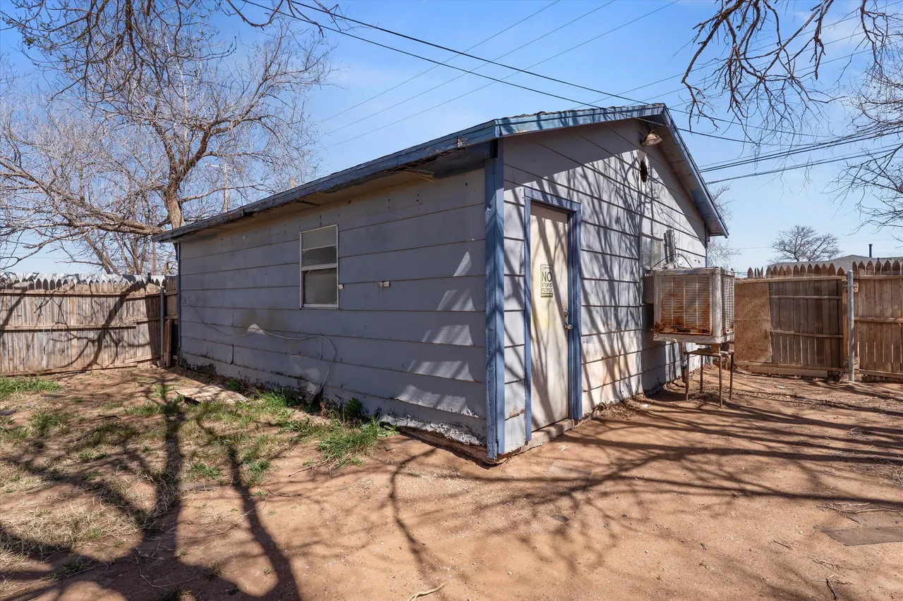 Photo 20 — 805 Avenue C, Levelland, TX 79336