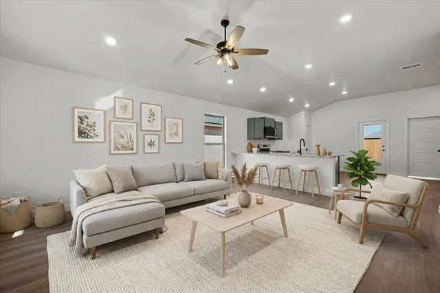 Photo 7 — 2405 Helena Avenue, Lubbock, TX 79407