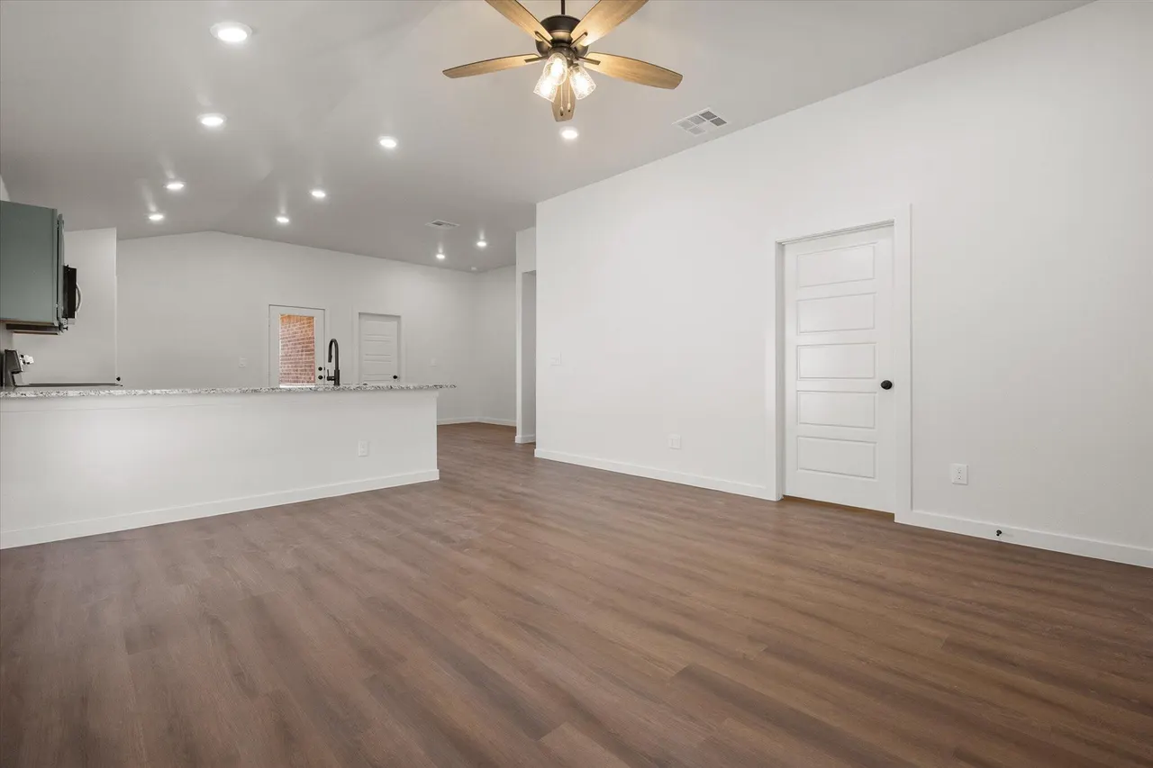 Photo 9 — 2405 Helena Avenue, Lubbock, TX 79407