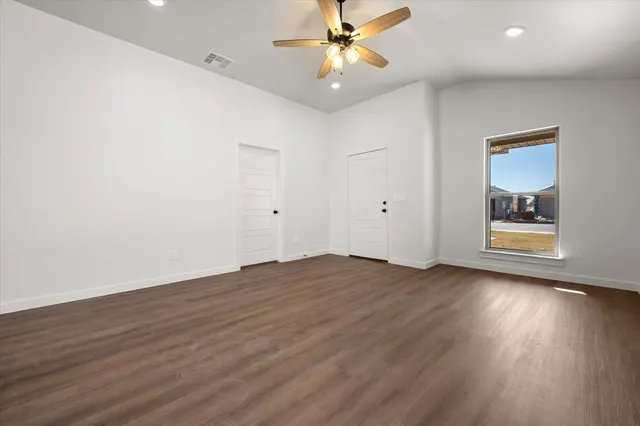 Photo 6 — 2405 Helena Avenue, Lubbock, TX 79407