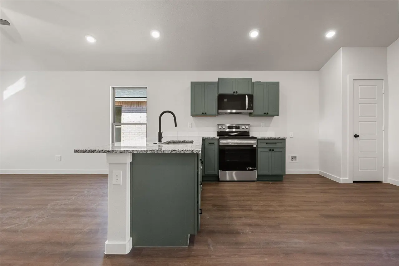 Photo 13 — 2405 Helena Avenue, Lubbock, TX 79407
