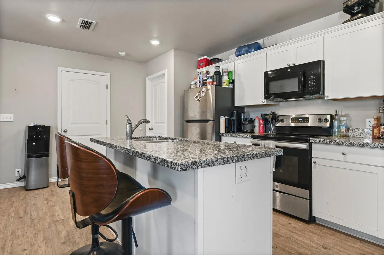 Photo 5 — 2116 24th Street, Lubbock, TX 79411