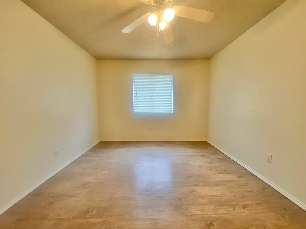 Photo 9 — 6320 7th Street, Lubbock, TX 79416