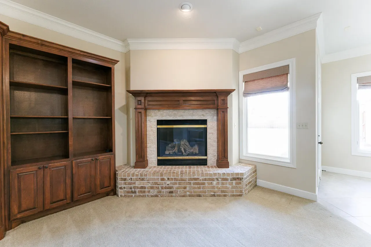 Photo 13 — 7707 La Salle Avenue, Lubbock, TX 79424