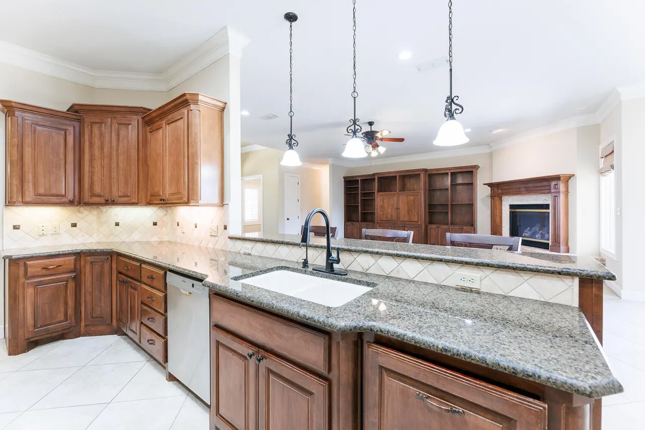 Photo 22 — 7707 La Salle Avenue, Lubbock, TX 79424