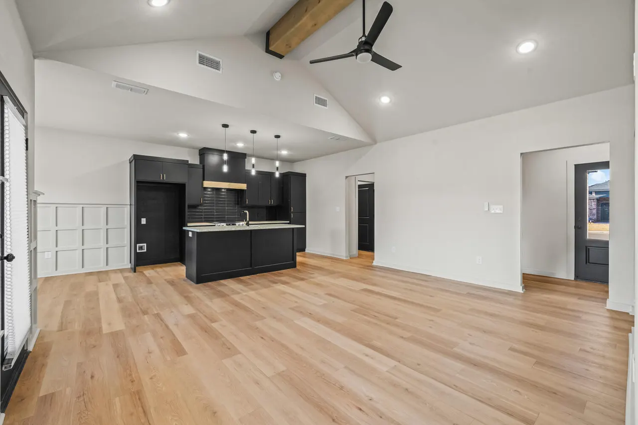 Photo 4 — 6905 13th Street, Lubbock, TX 79416