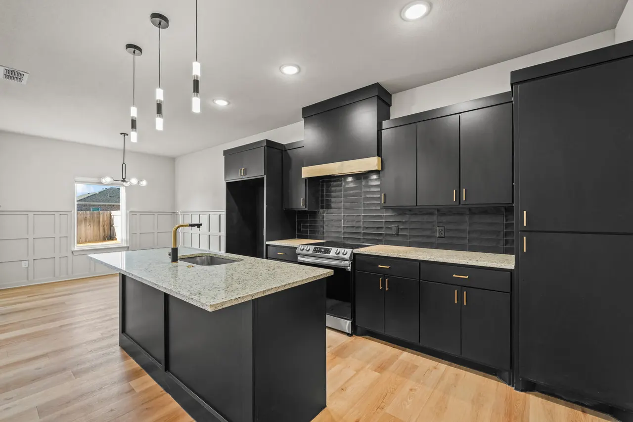Photo 3 — 6905 13th Street, Lubbock, TX 79416