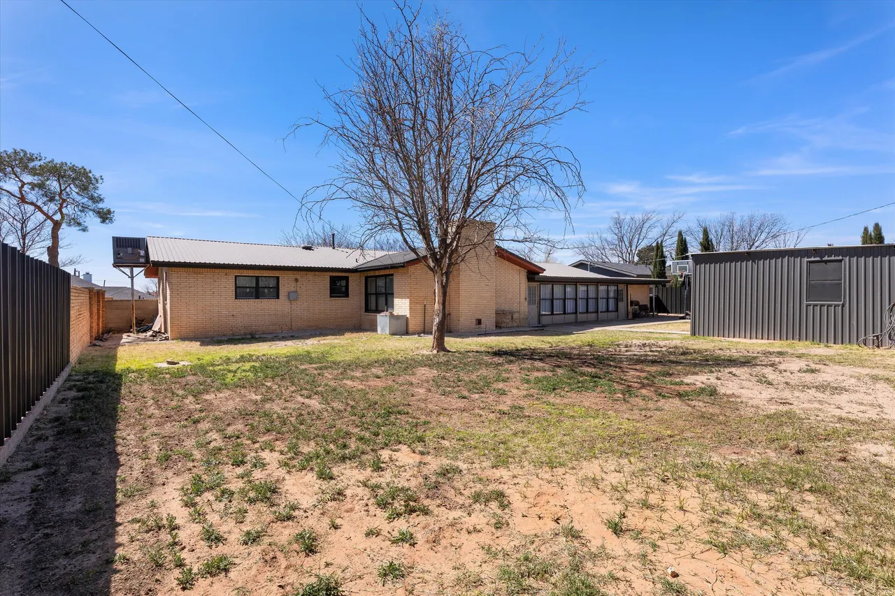 Photo 10 — 603 3rd Street, Plains, TX 79355
