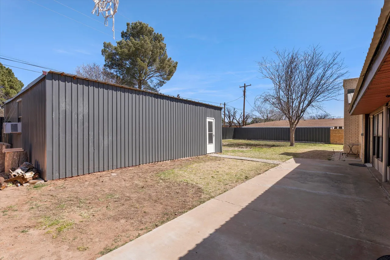 Photo 11 — 603 3rd Street, Plains, TX 79355