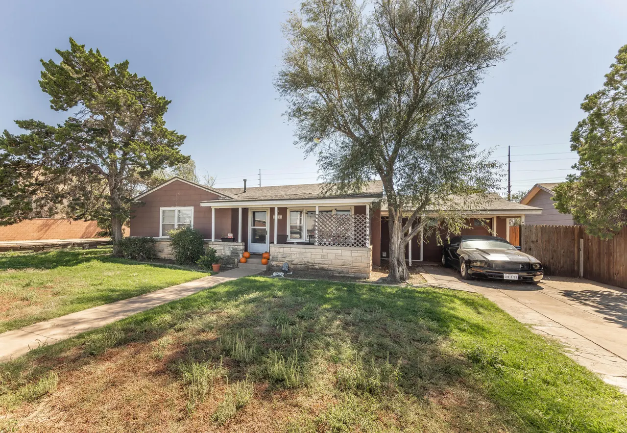 Photo 14 — 1101 65th Street, Lubbock, TX 79412