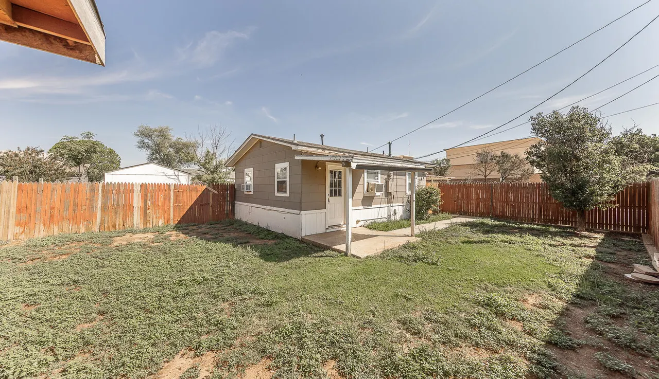 Photo 26 — 1101 65th Street, Lubbock, TX 79412