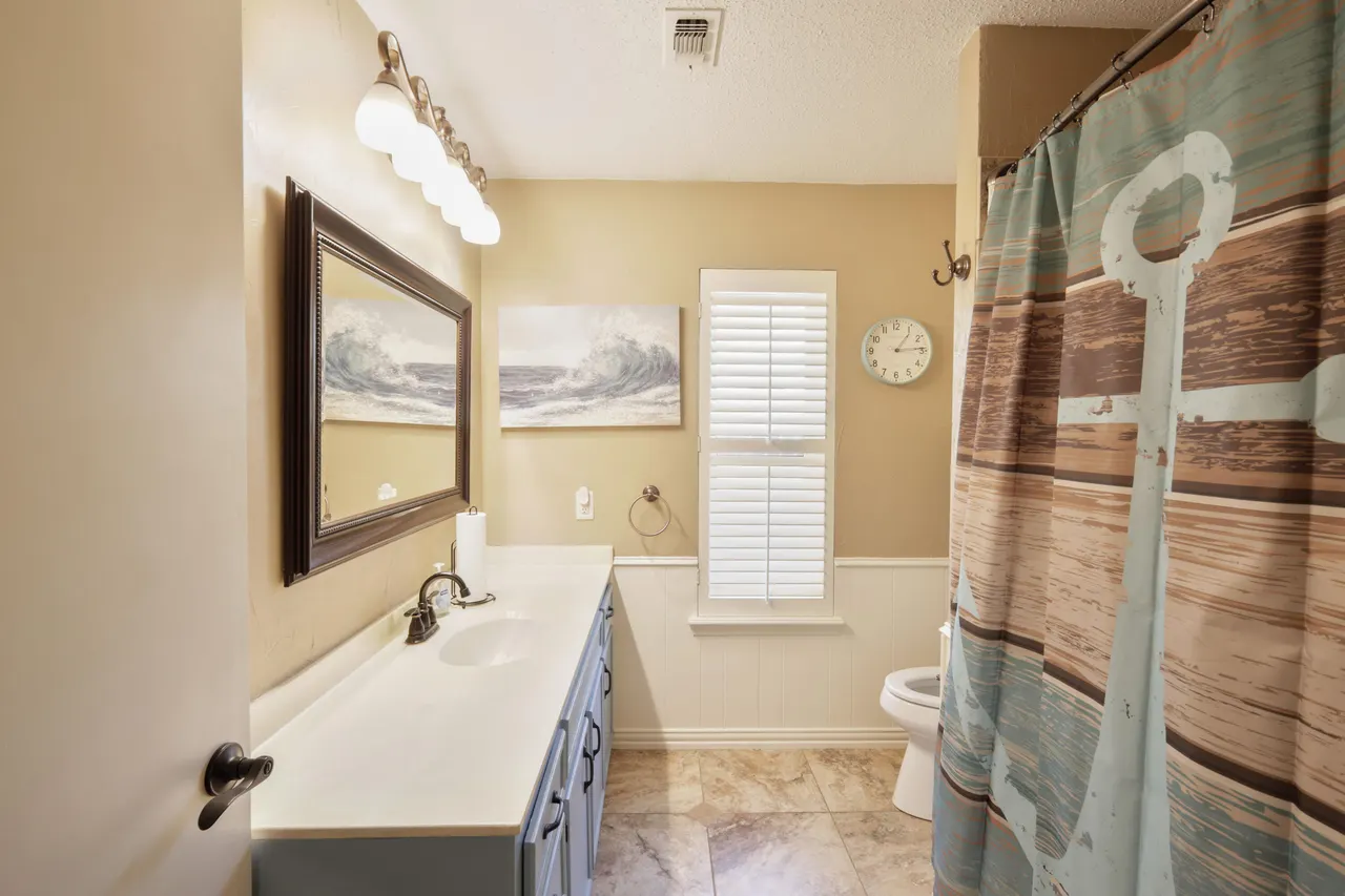 Photo 15 — 208 N Navasota Drive, Plainview, TX 79072