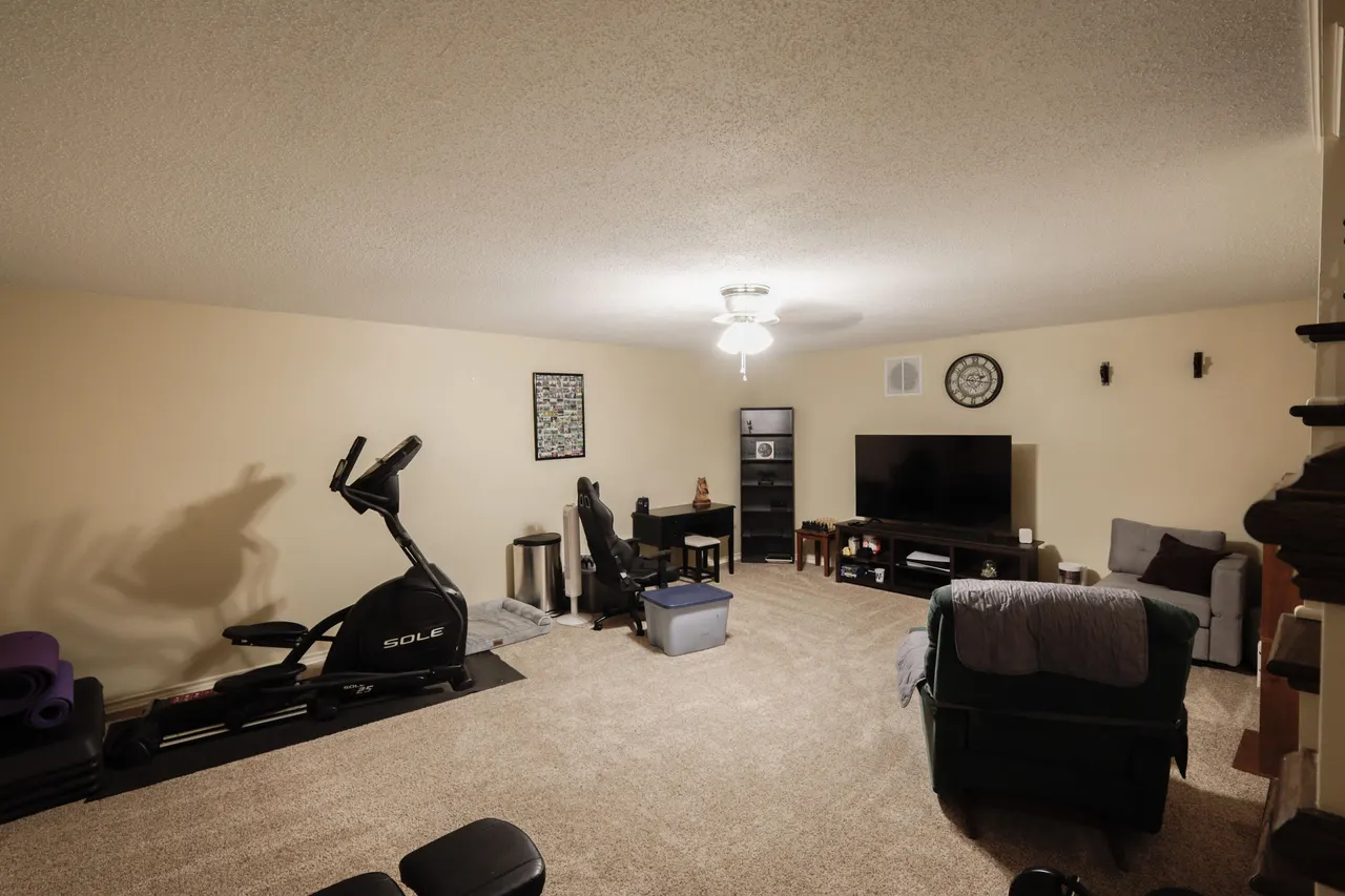 Photo 16 — 208 N Navasota Drive, Plainview, TX 79072
