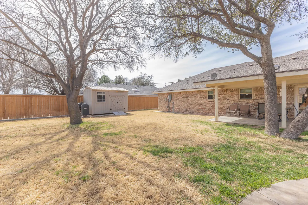 Photo 22 — 208 N Navasota Drive, Plainview, TX 79072