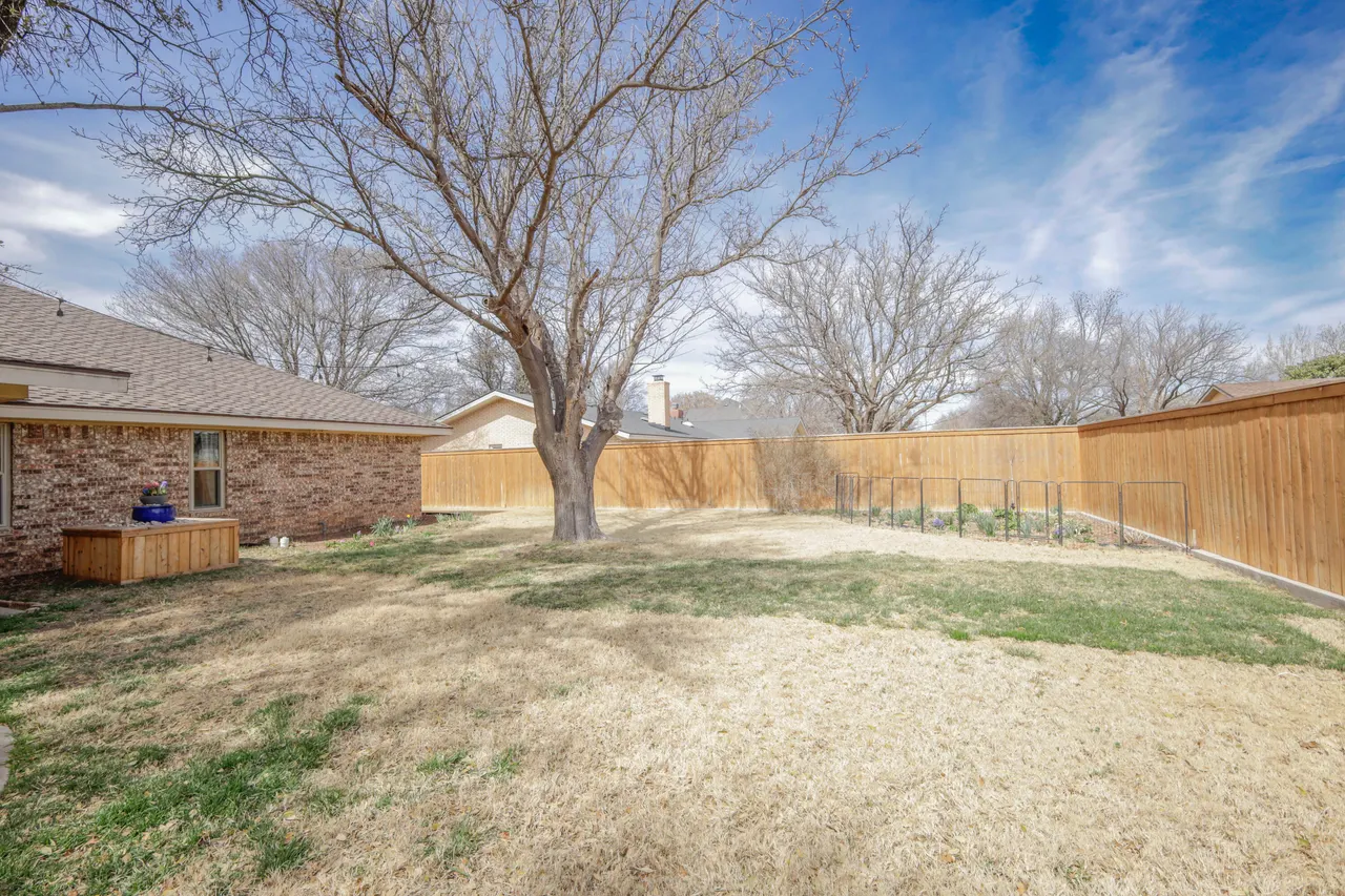 Photo 23 — 208 N Navasota Drive, Plainview, TX 79072