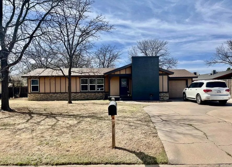 Front exterior — 1209 Xenia Street, Plainview, TX 79072