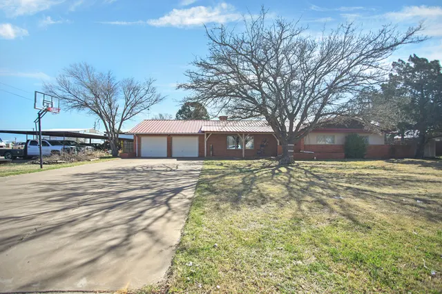 Front exterior — 605 S Ayrshire Avenue, Crosbyton, TX 79322