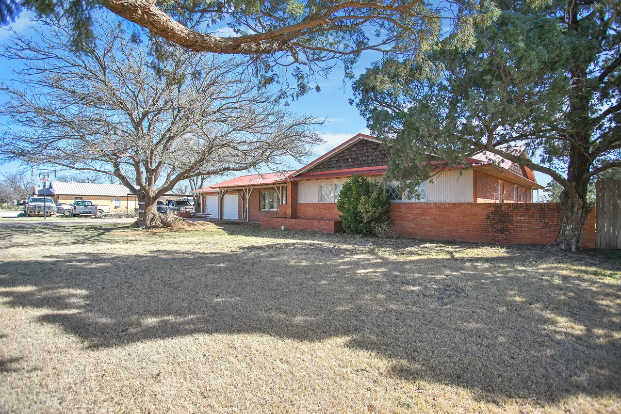 Photo 4 — 605 S Ayrshire Avenue, Crosbyton, TX 79322