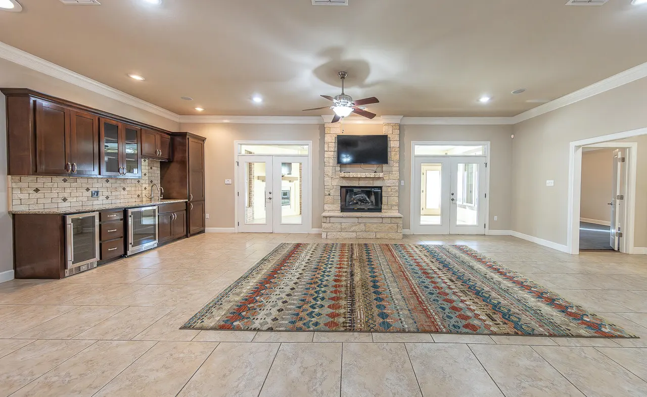 Photo 2 — 10110 Peoria Avenue, Lubbock, TX 79423