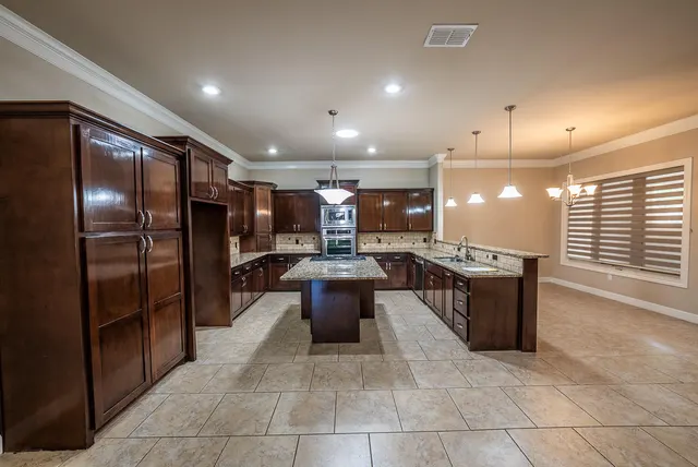 Photo 7 — 10110 Peoria Avenue, Lubbock, TX 79423