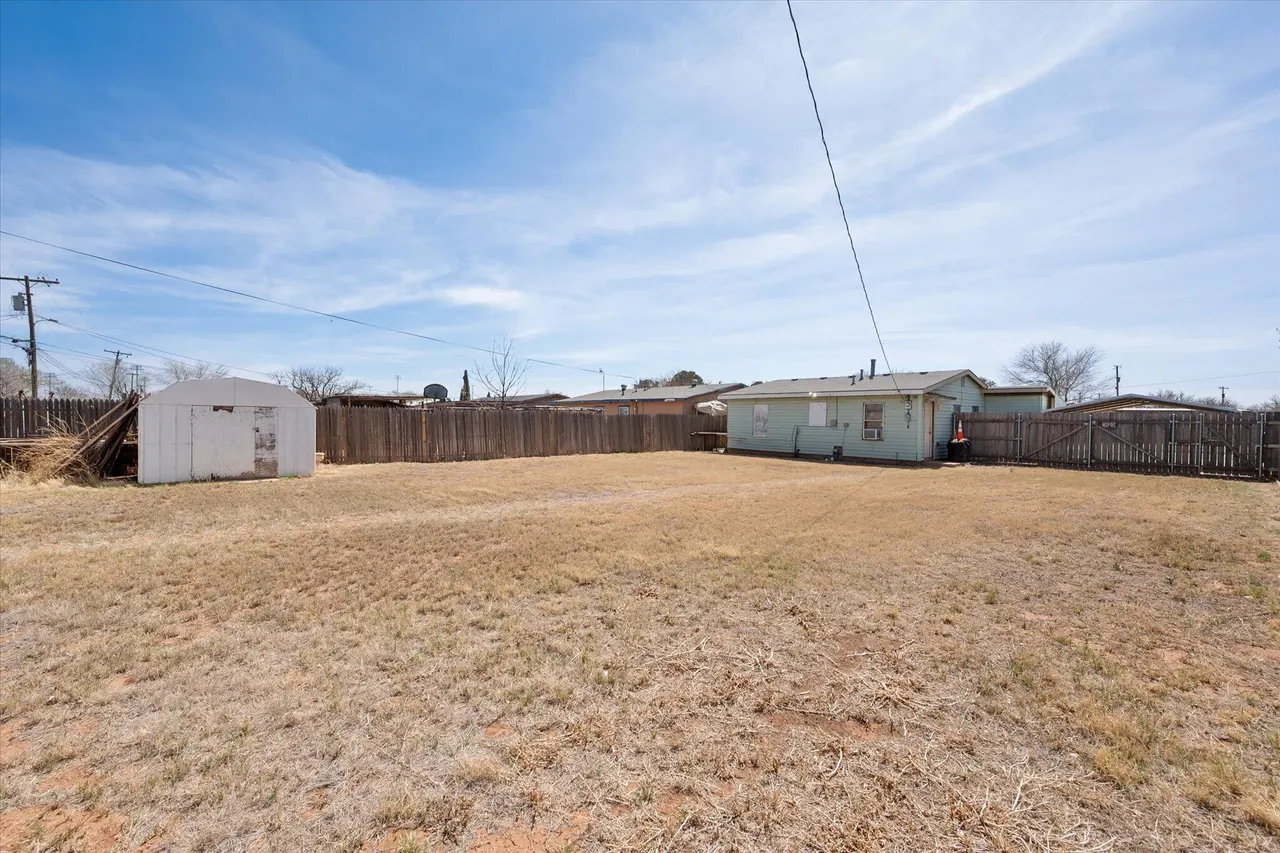 Photo 11 — 513 E Magnolia Avenue, Brownfield, TX 79316