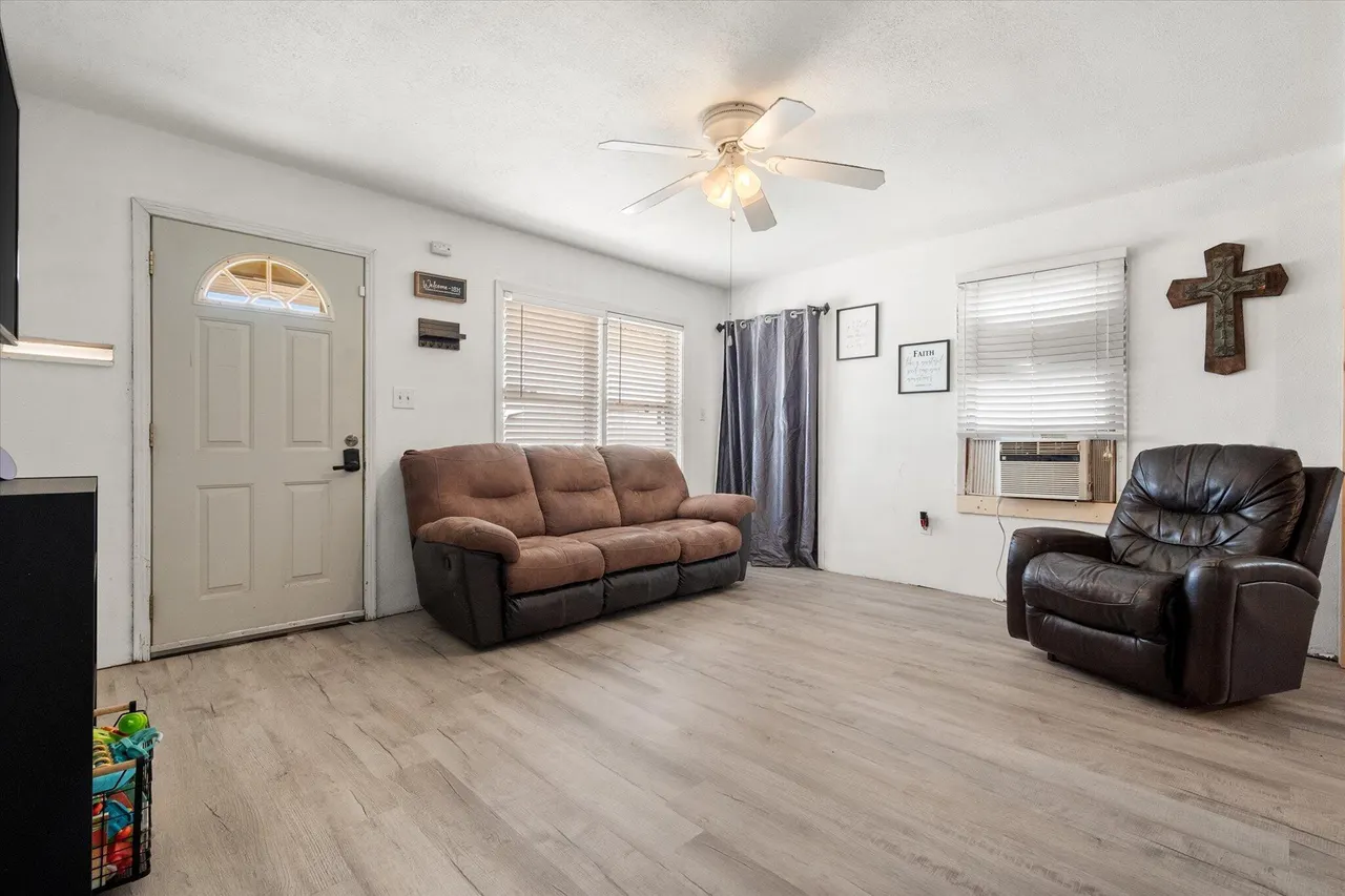 Photo 2 — 513 E Magnolia Avenue, Brownfield, TX 79316