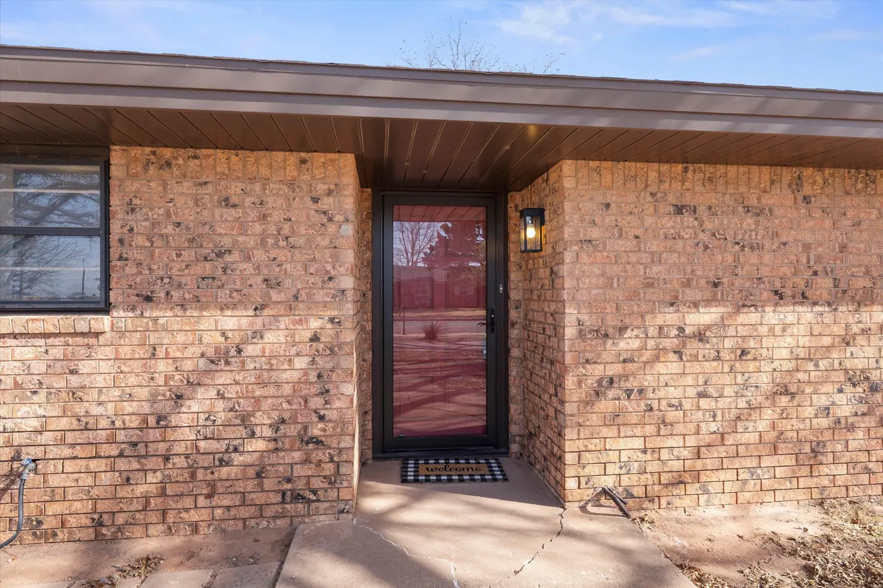 Photo 2 — 403 Poplar Street, Levelland, TX 79336