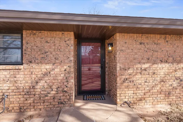 Photo 2 — 403 Poplar Street, Levelland, TX 79336