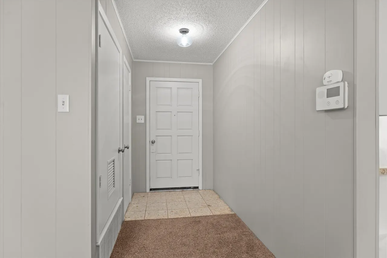 Photo 3 — 403 Poplar Street, Levelland, TX 79336
