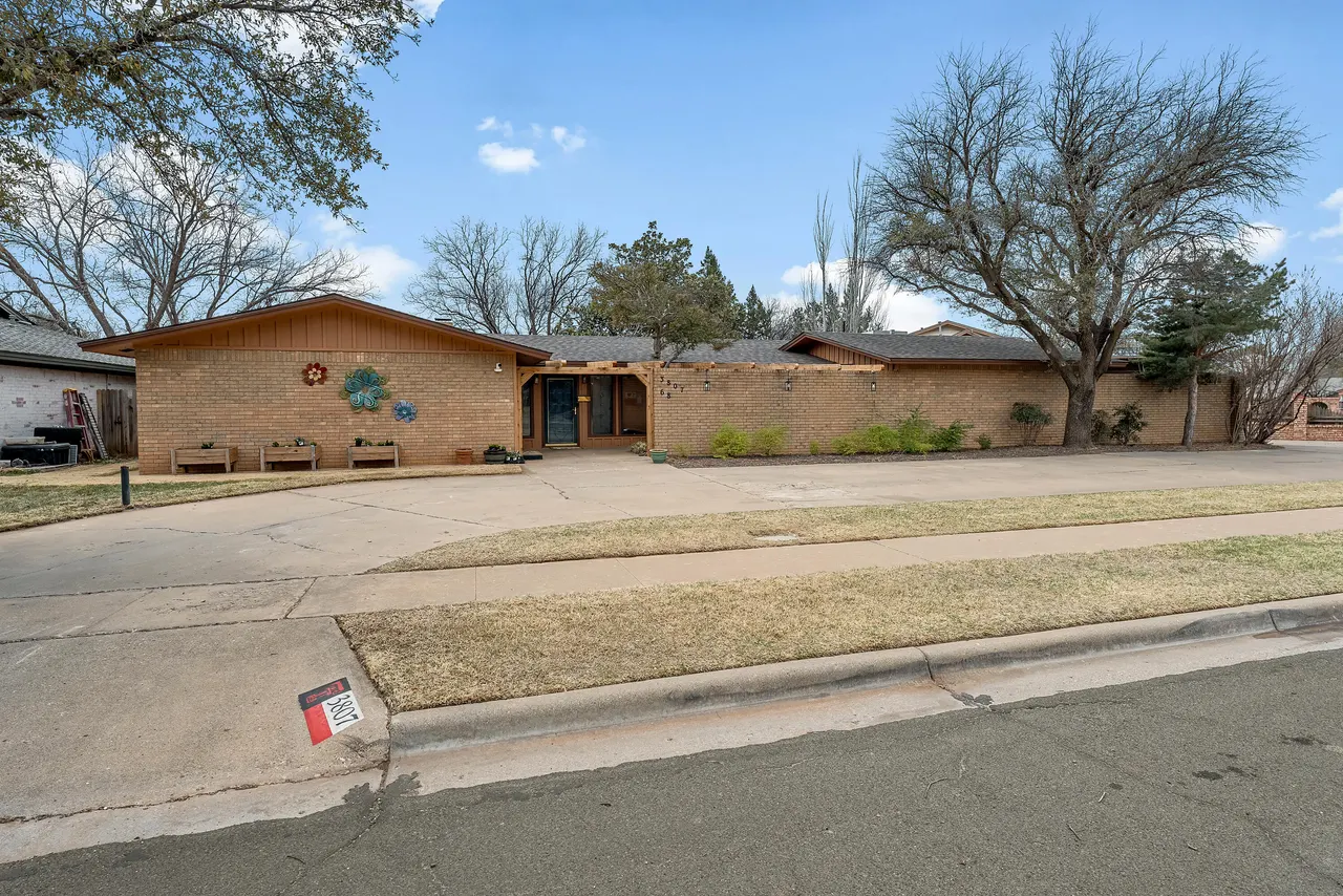 Photo 3 — 3807 68th Street, Lubbock, TX 79413